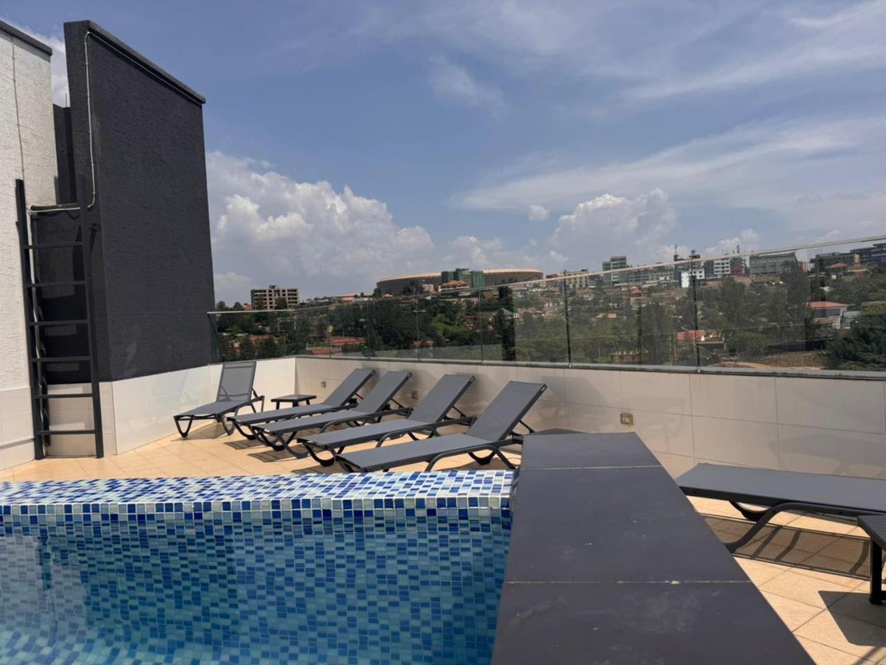 Cascadia Apartments Кигали Экстерьер фото
