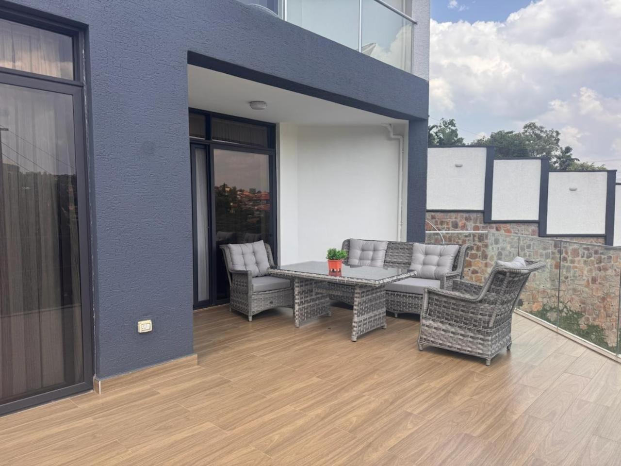 Cascadia Apartments Кигали Экстерьер фото