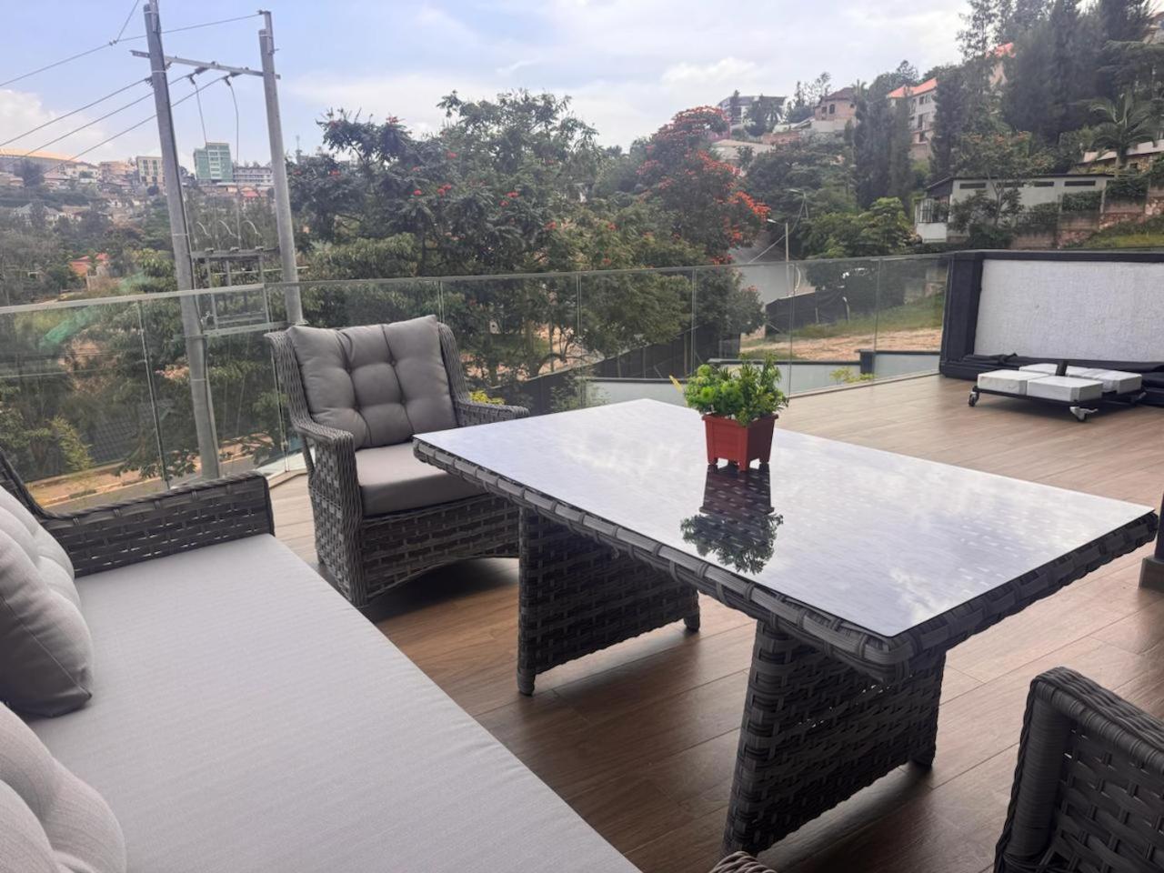 Cascadia Apartments Кигали Экстерьер фото